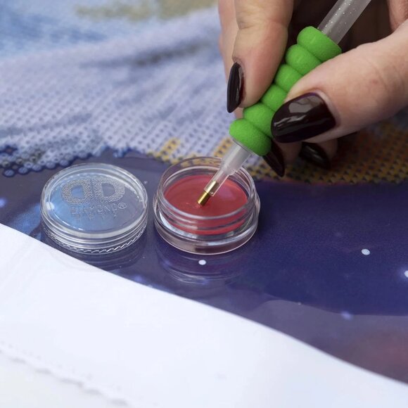 DIAMOND DOTZ® Hummingbird Garden Special Edition Diamond Painting Kit - Picture 5 of 7